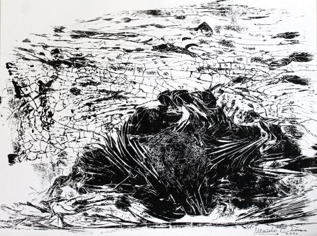 Obra artística en blanco y negro con formas abstractas y texturas dinámicas.